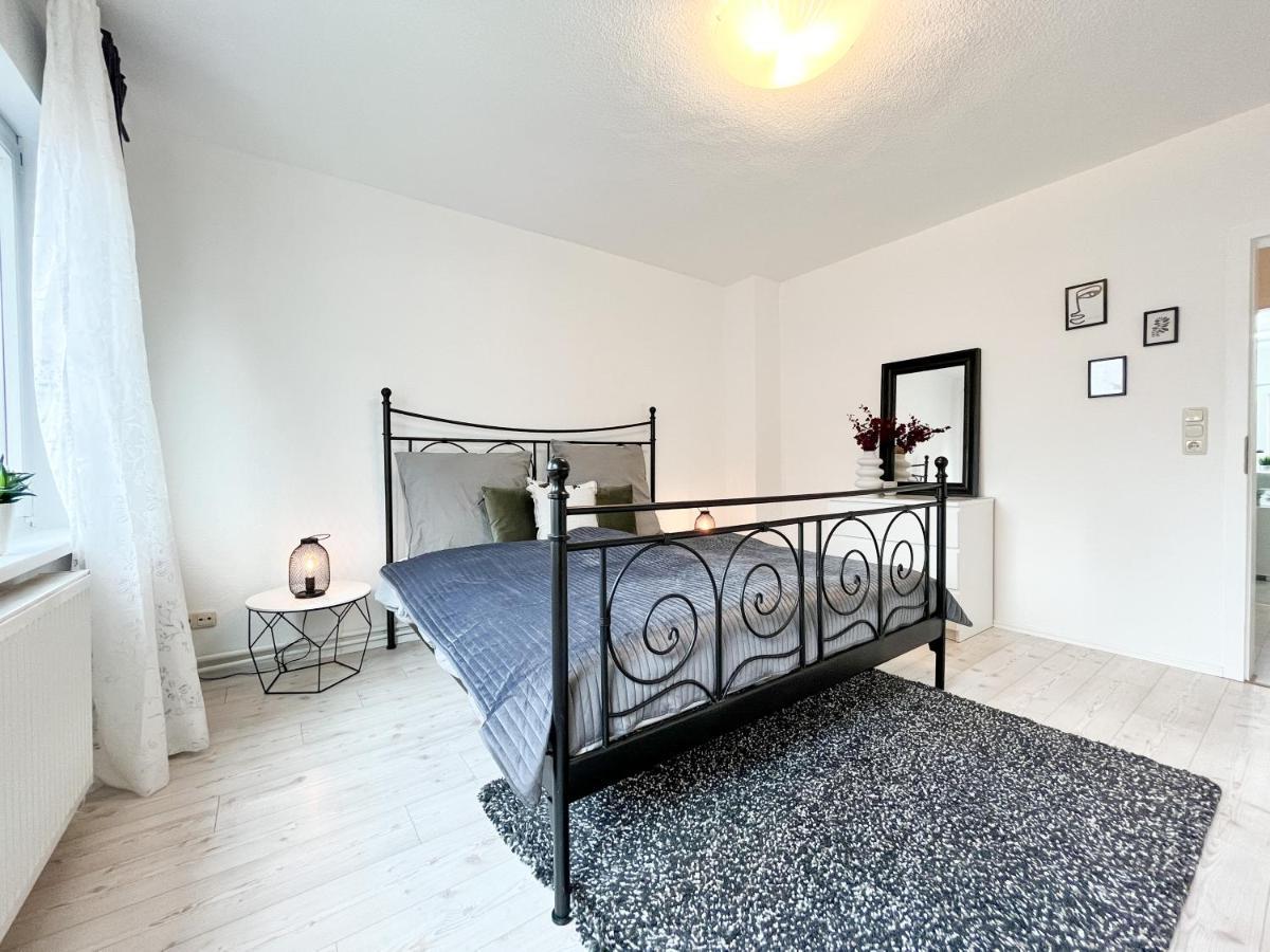 Apartment Stylisches Mit Balkon Und Kostenlosem Parkplatz + 2 Schlafzimmer + Flexibler Check-in