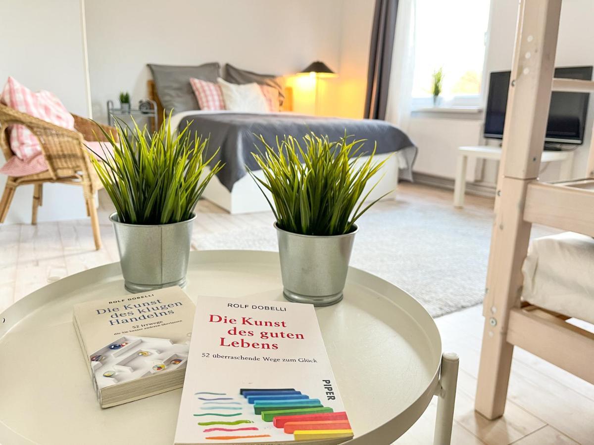 Stylisches Mit Balkon Und Kostenlosem Parkplatz + 2 Schlafzimmer + Flexibler Check-in Apartamento Celle