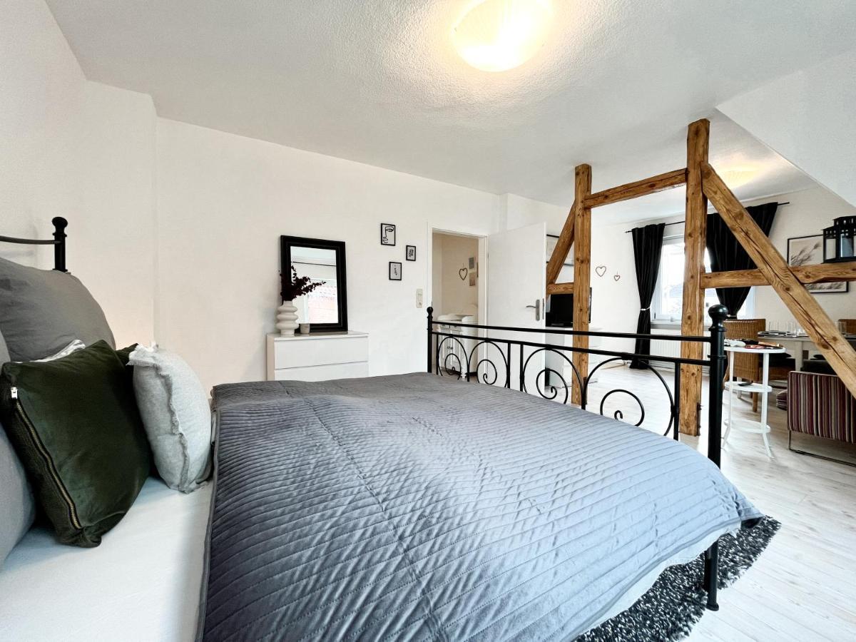 Apartment Stylisches Mit Balkon Und Kostenlosem Parkplatz + 2 Schlafzimmer + Flexibler Check-in